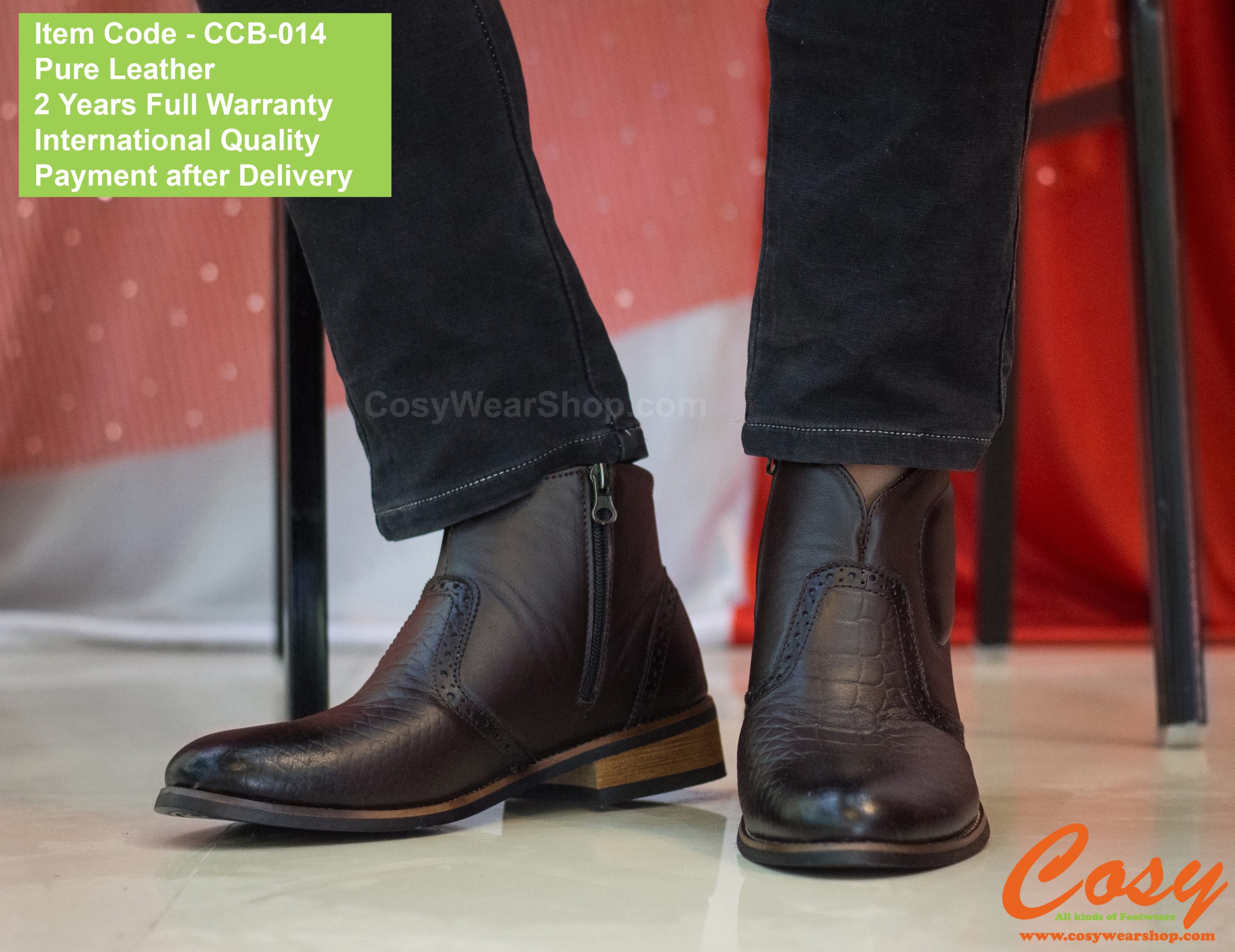 Chelsea Boot With Side Chain